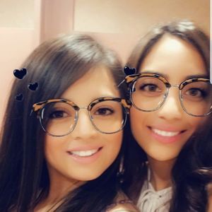 Meet your Posher, Gloria